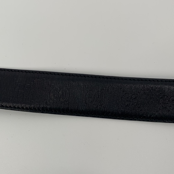 Gucci Authentic Black and Gold belt 💯 Authentic - Picture 3 of 12